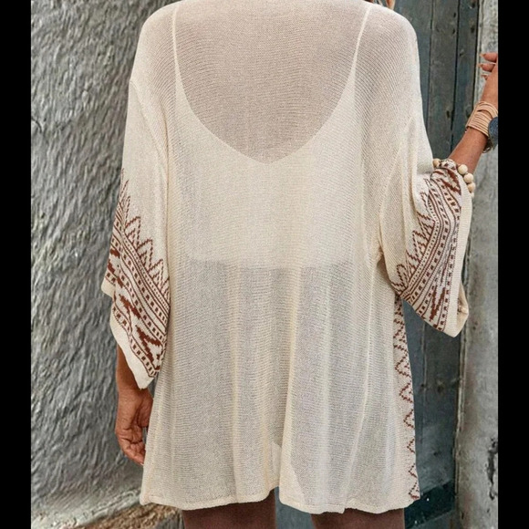 Bohemian Style Geometric Pattern Flare Sleeve Contrast Color Cardigan - Picture 2 of 6